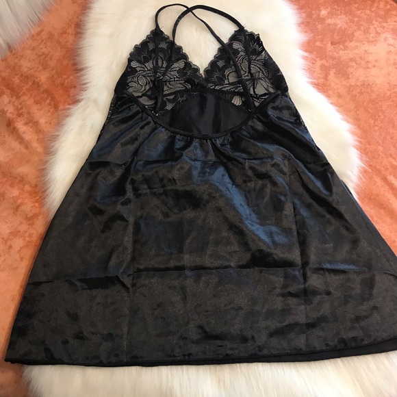 Adorn Love ⚜️ Black Lace Criss Cross Back Chemise - Picture 3 of 8